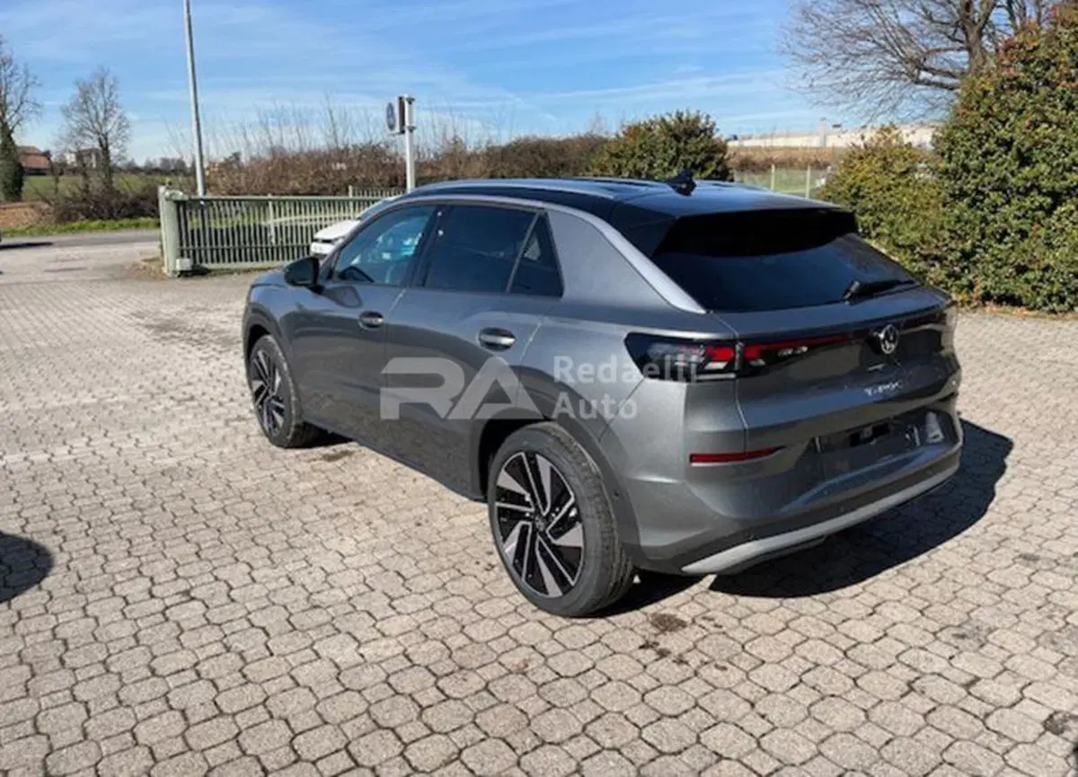 Volkswagen T-Roc nuova a Lecco (5)