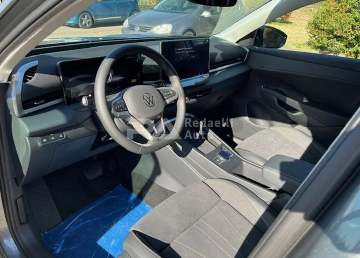 Volkswagen T-Roc nuova a Lecco (7)