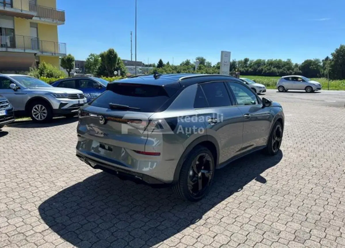 Volkswagen T-Roc nuova a Lecco (4)