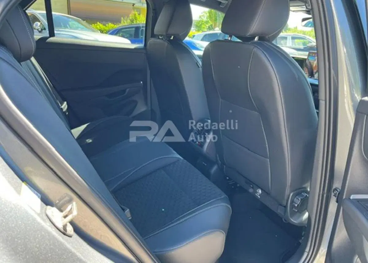 Volkswagen T-Roc nuova a Lecco (9)