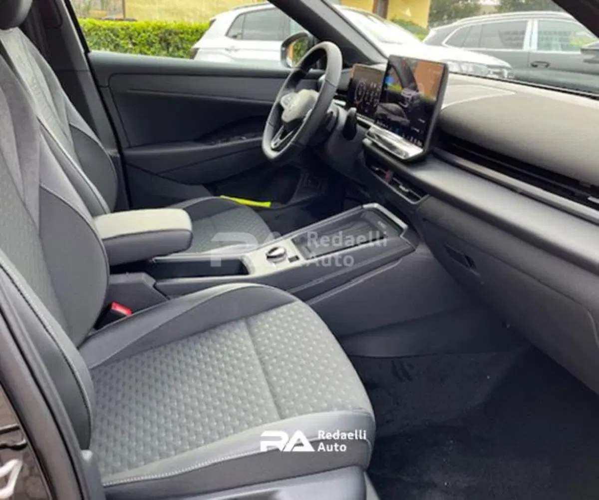 Volkswagen T-Roc nuova a Lecco (11)