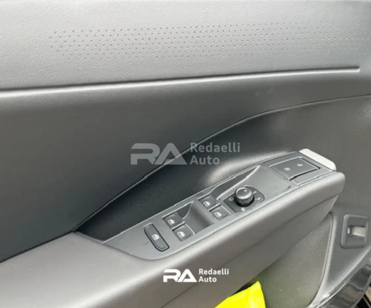 Volkswagen T-Roc nuova a Lecco (8)