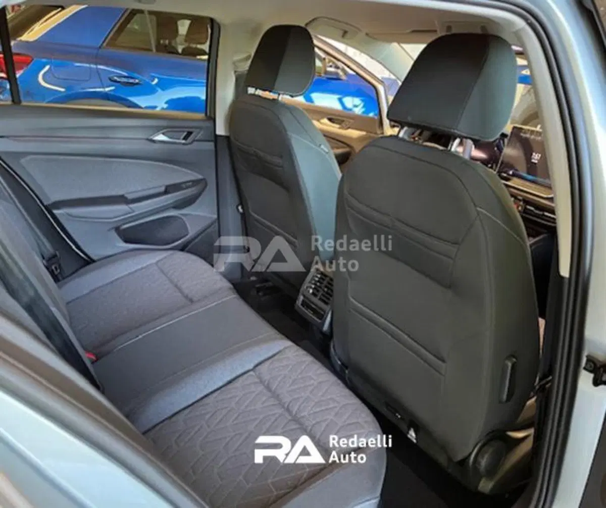Volkswagen Golf nuova a Lecco (11)