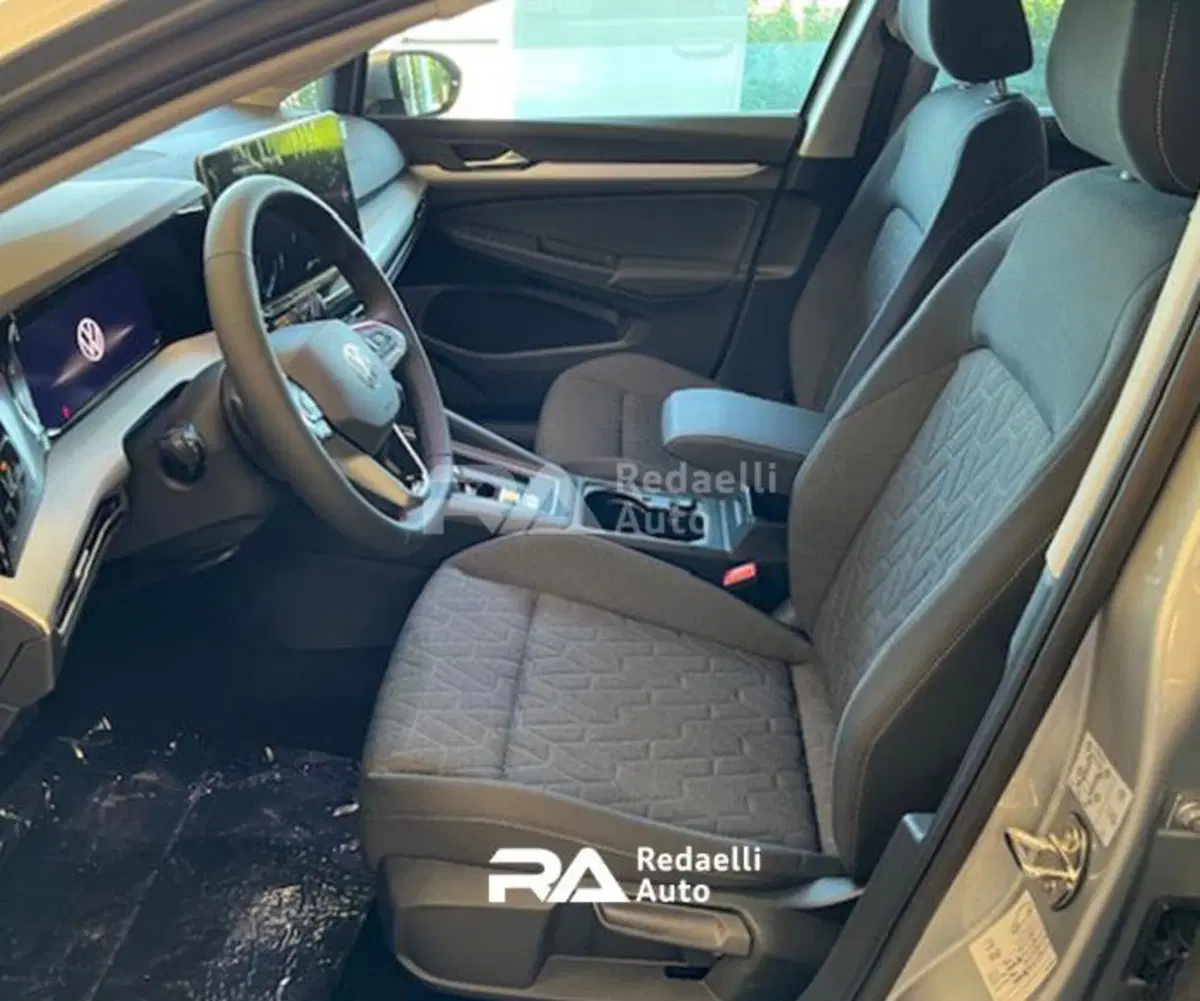 Volkswagen Golf nuova a Lecco (6)