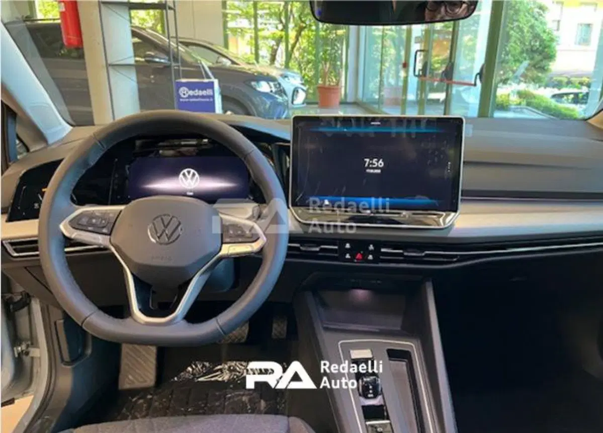 Volkswagen Golf nuova a Lecco (7)