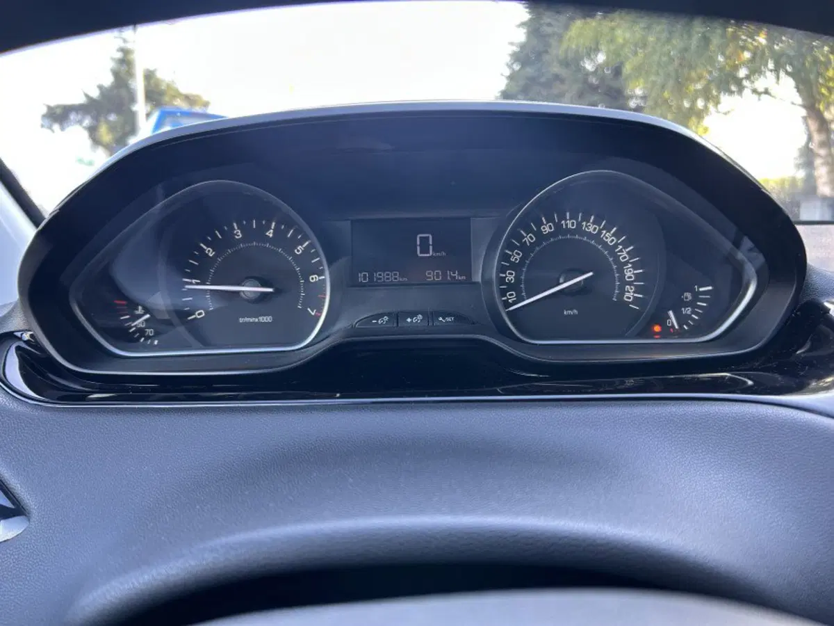 Peugeot 208 usata a Cuneo (13)