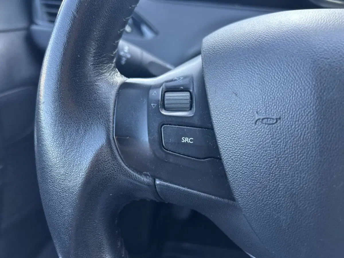 Peugeot 208 usata a Cuneo (19)