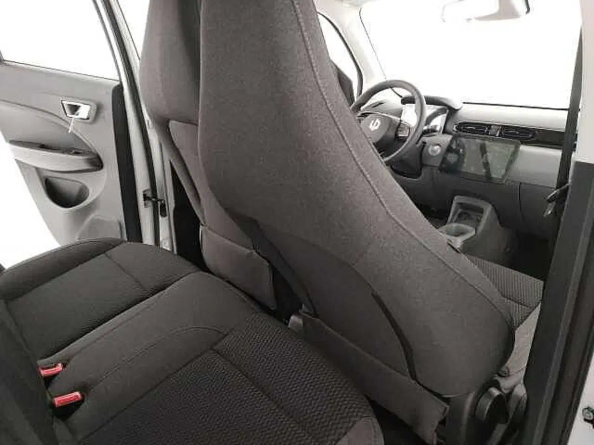 Leapmotor T03 nuova a Caserta (12)