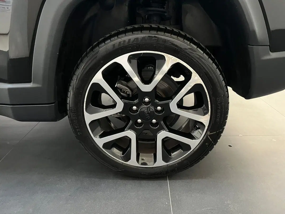Jeep Compass usata a Lucca (8)
