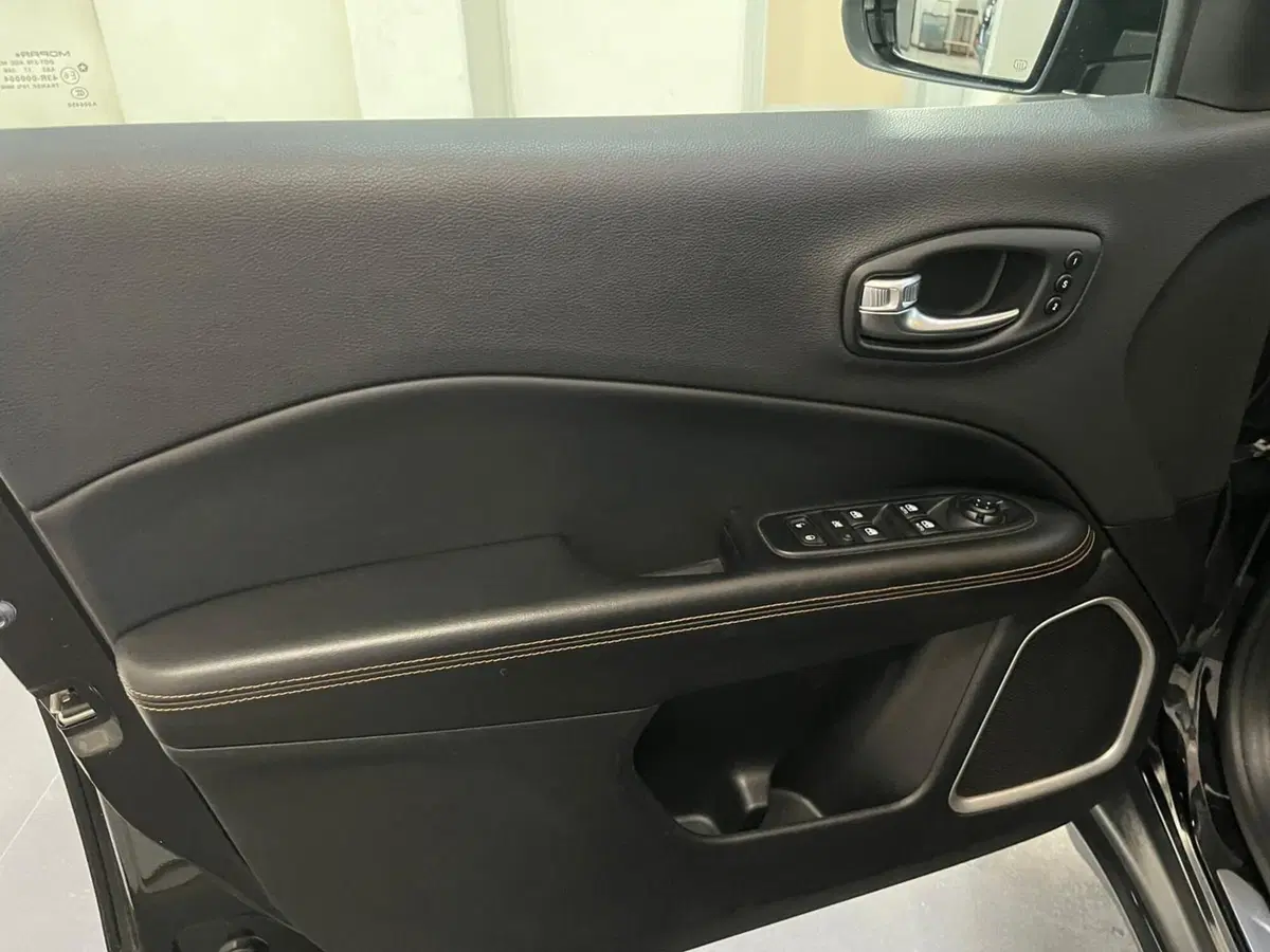 Jeep Compass usata a Lucca (9)