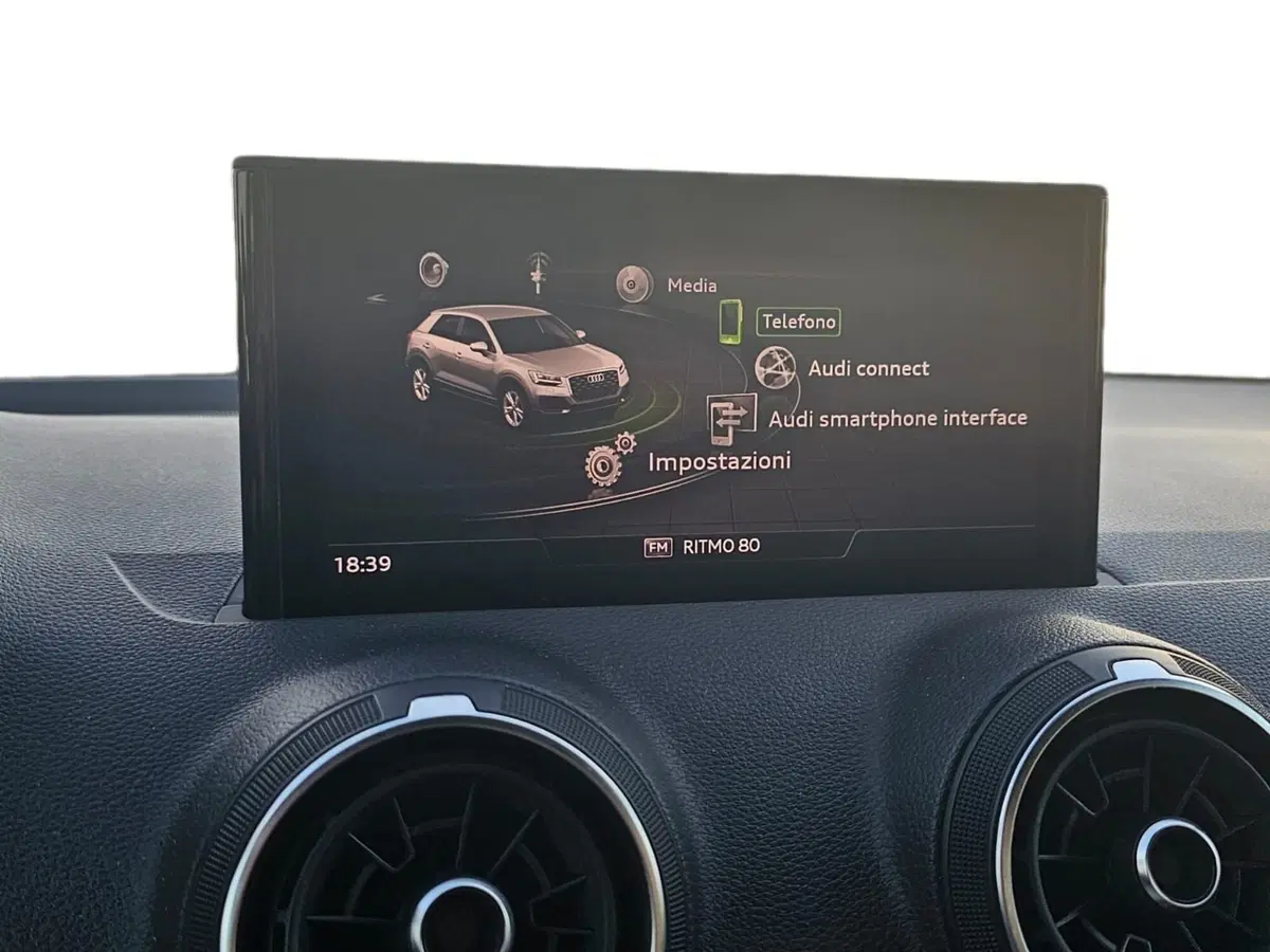 Audi Q2 usata a Bari (6)