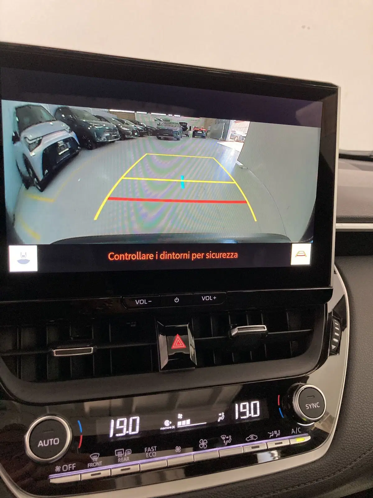 Toyota Corolla Cross Hybrid usata a Barletta-Andria-Trani (19)