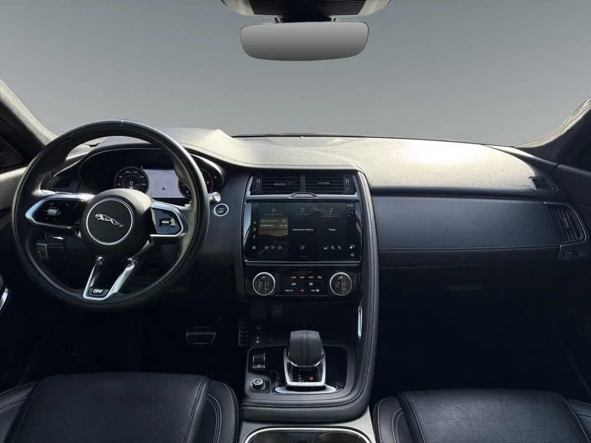 Jaguar E-Pace usata a Trento (4)