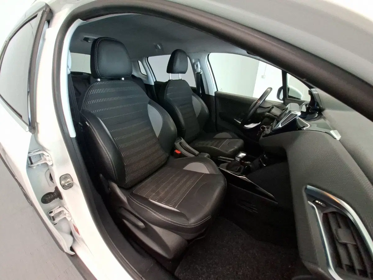 Peugeot 2008 usata a Arezzo (12)