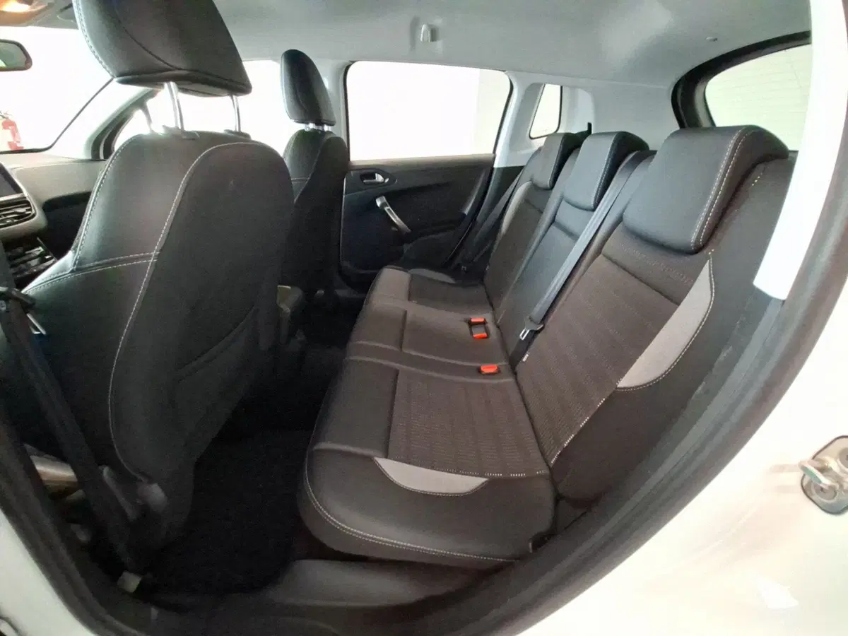 Peugeot 2008 usata a Arezzo (14)