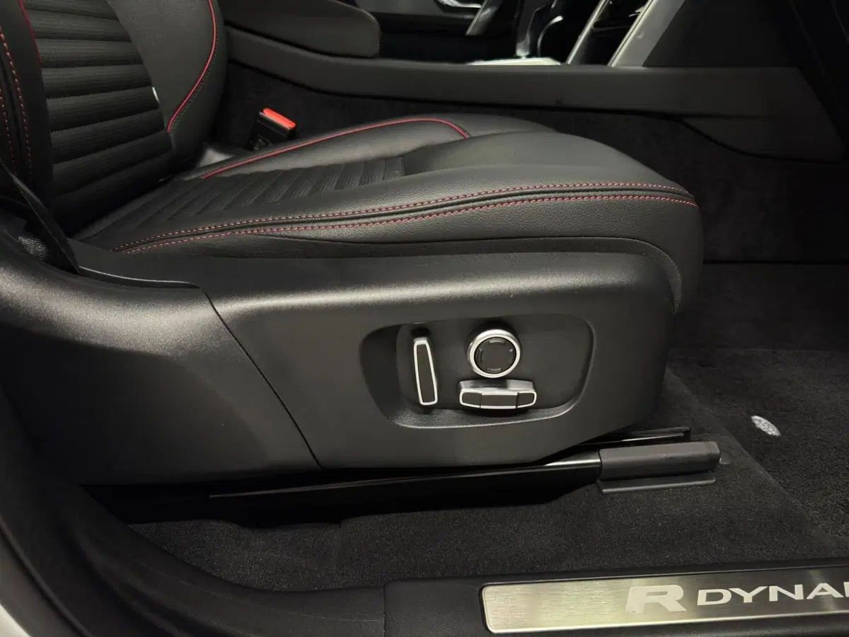 Land Rover Discovery Sport usata a Novara (11)