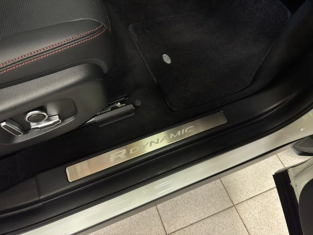Land Rover Discovery Sport usata a Novara (12)