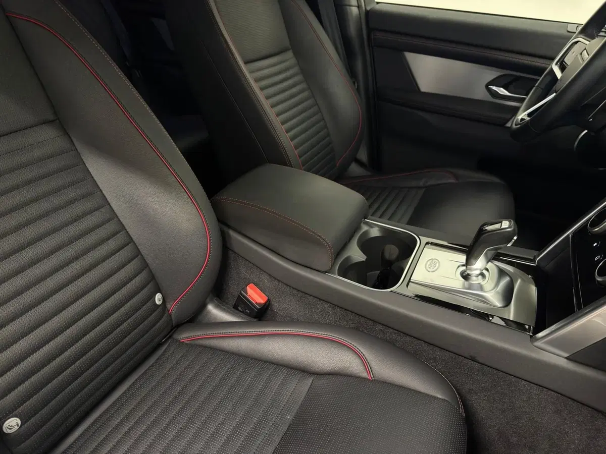 Land Rover Discovery Sport usata a Novara (14)