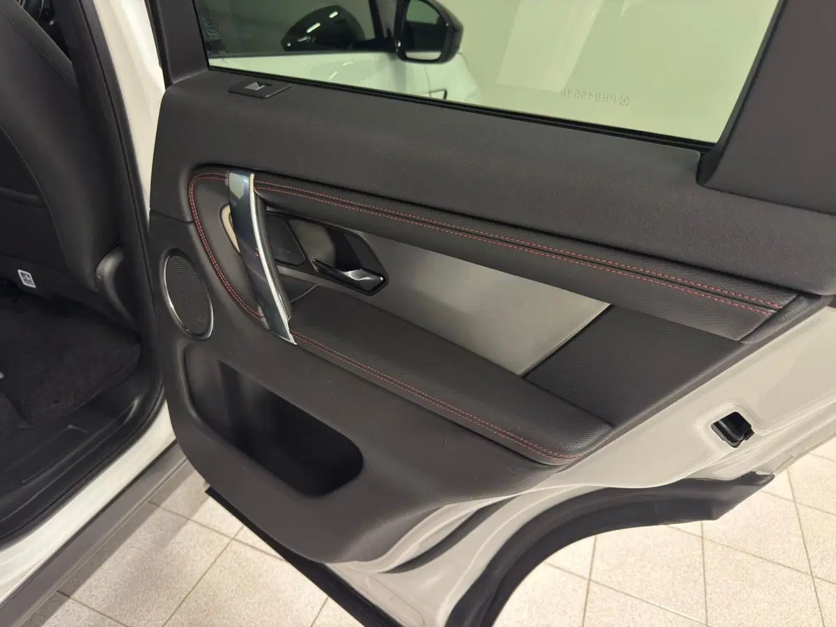 Land Rover Discovery Sport usata a Novara (16)