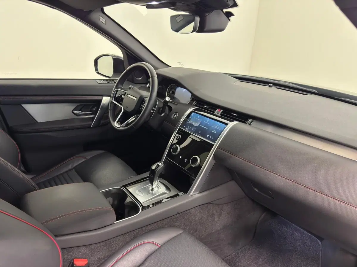 Land Rover Discovery Sport usata a Novara (17)