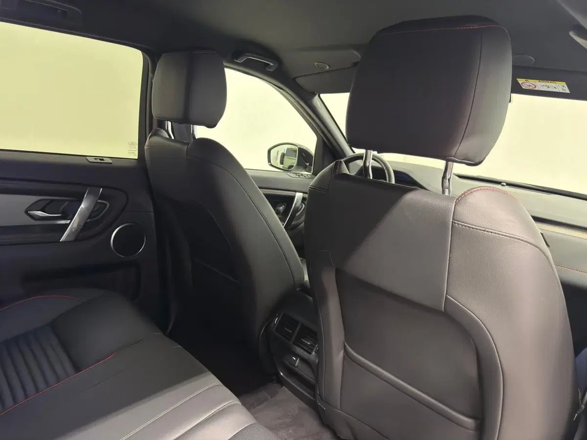 Land Rover Discovery Sport usata a Novara (18)