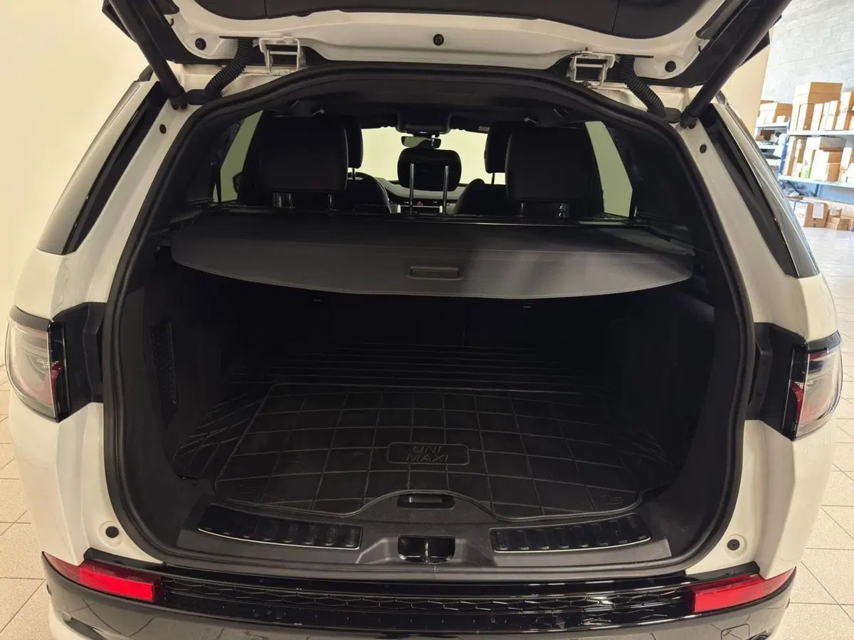 Land Rover Discovery Sport usata a Novara (19)