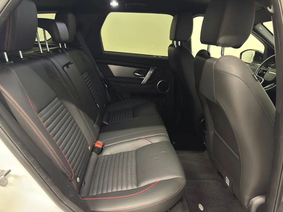 Land Rover Discovery Sport usata a Novara (5)