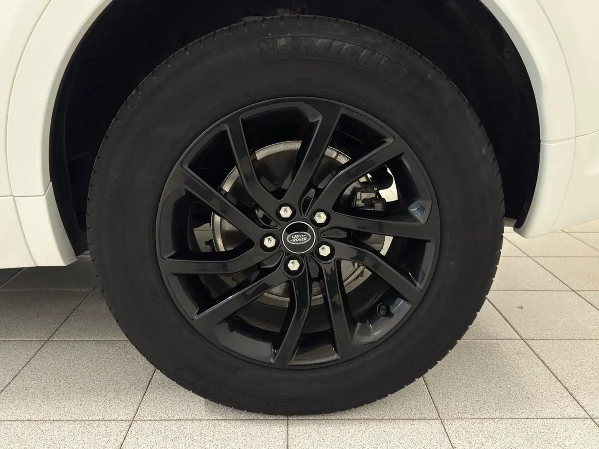Land Rover Discovery Sport usata a Novara (9)