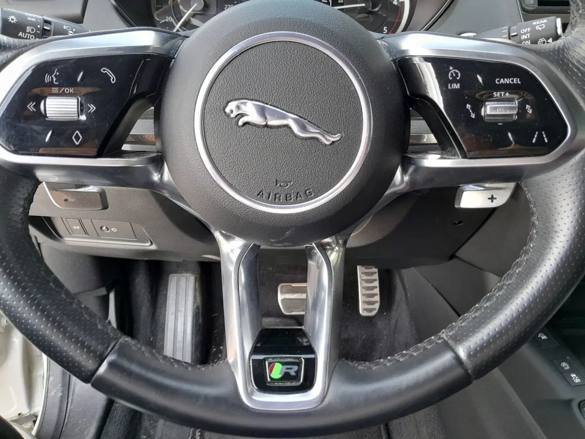 Jaguar E-Pace usata a Cuneo (10)