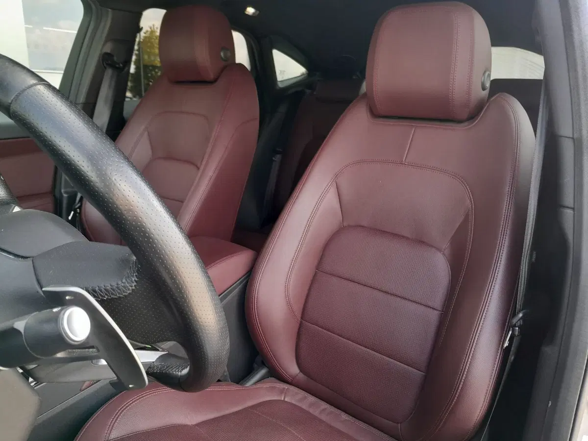 Jaguar E-Pace usata a Cuneo (18)