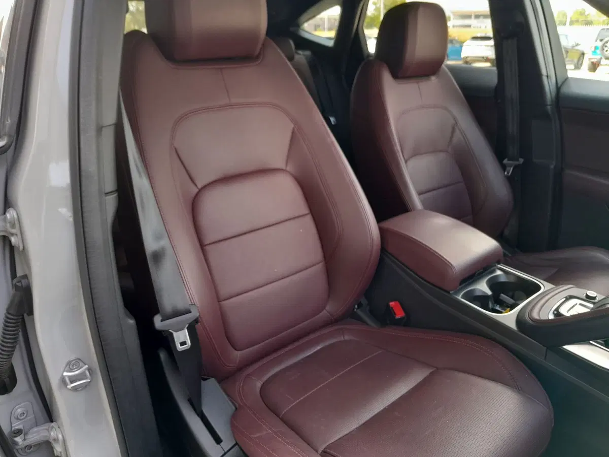 Jaguar E-Pace usata a Cuneo (19)