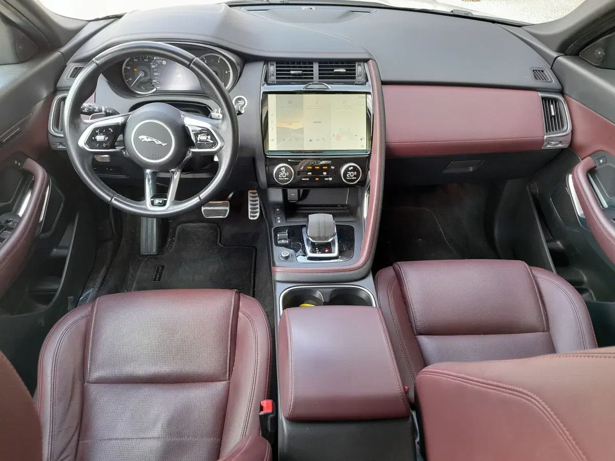 Jaguar E-Pace usata a Cuneo (9)