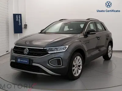 Volkswagen T-Roc 2.0 tdi Life 115cv del 2023 usata a Busto Arsizio