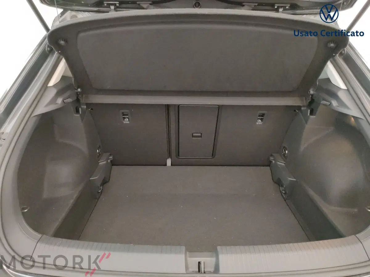 Volkswagen T-Roc usata a Varese (9)