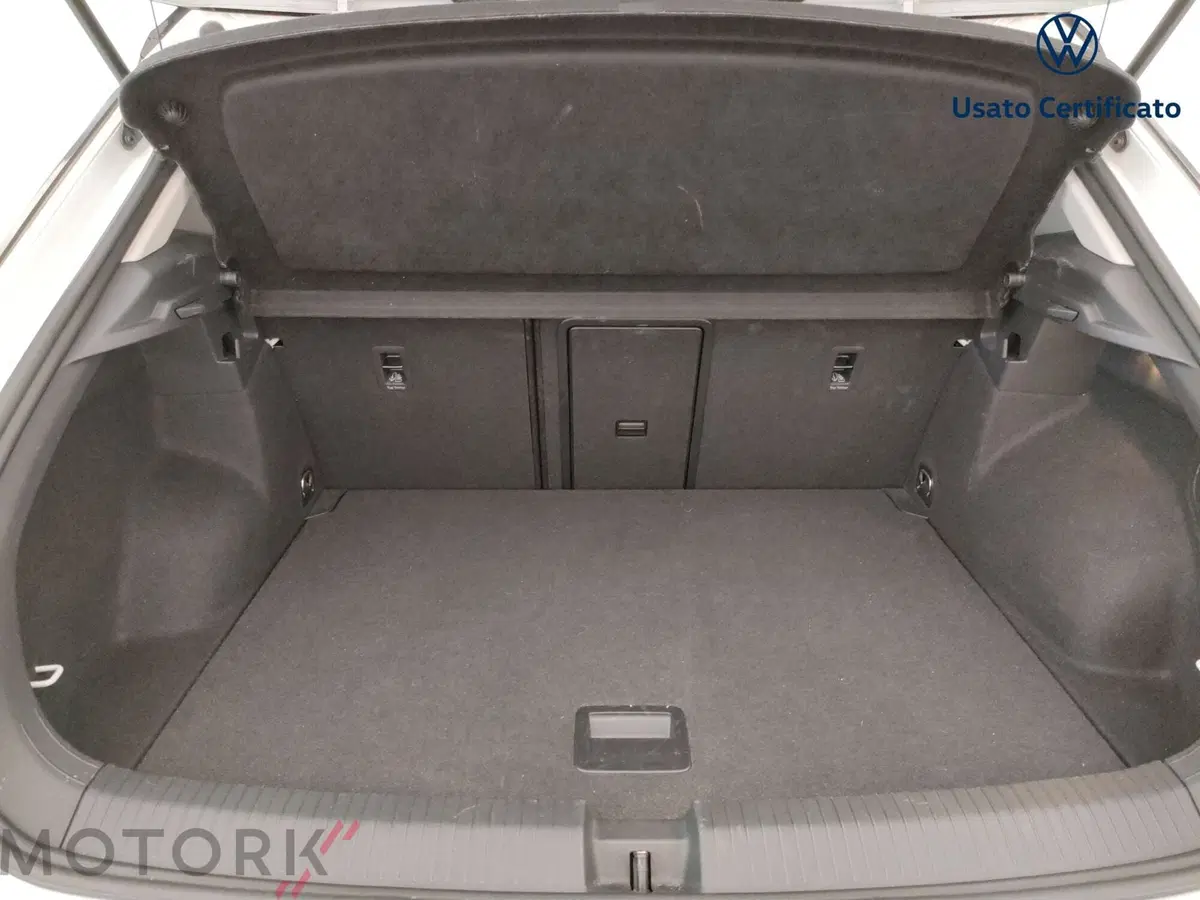 Volkswagen T-Roc usata a Varese (9)