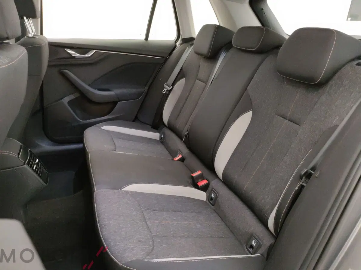 Skoda Kamiq usata a Varese (10)