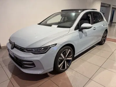Volkswagen Golf 1.5 TSI EVO ACT 1st Edition Life nuova a Genova