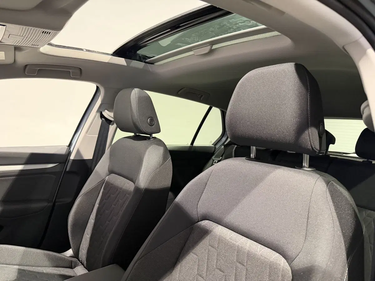 Volkswagen Golf nuova a Genova (10)