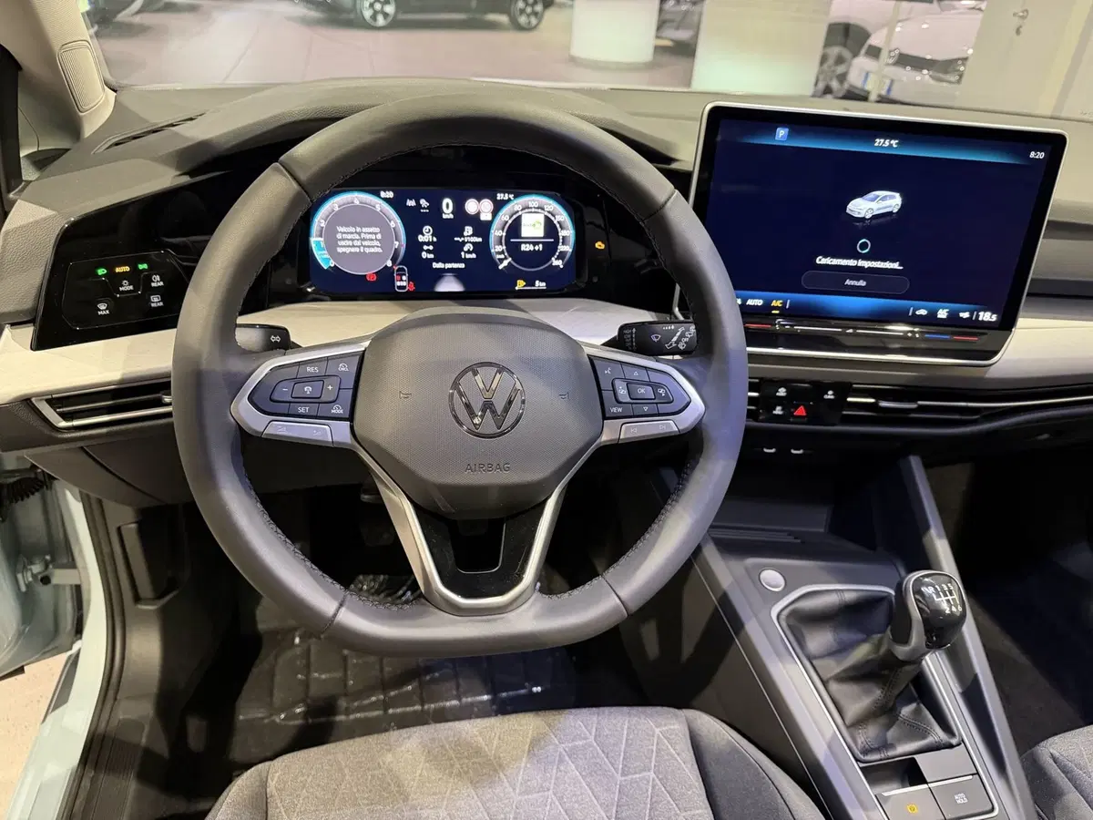 Volkswagen Golf nuova a Genova (12)