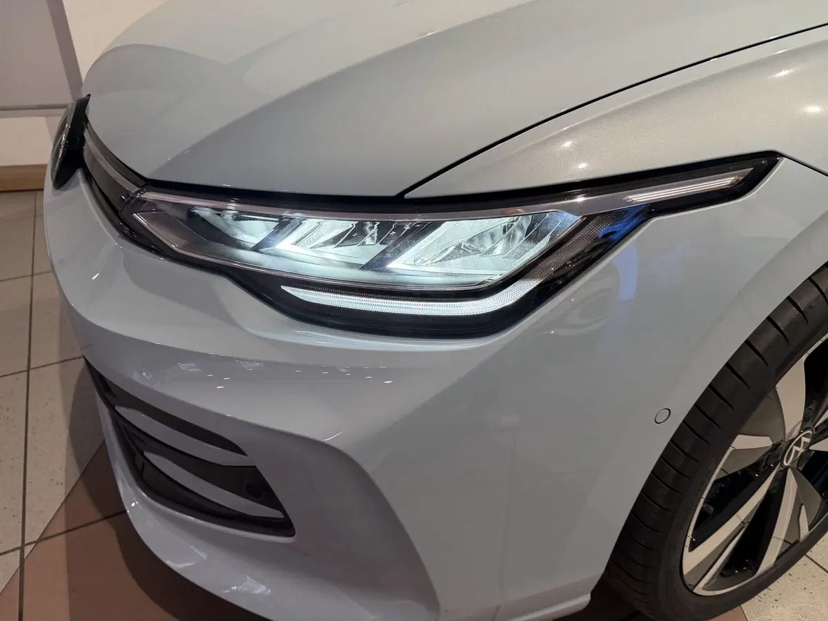 Volkswagen Golf nuova a Genova (15)