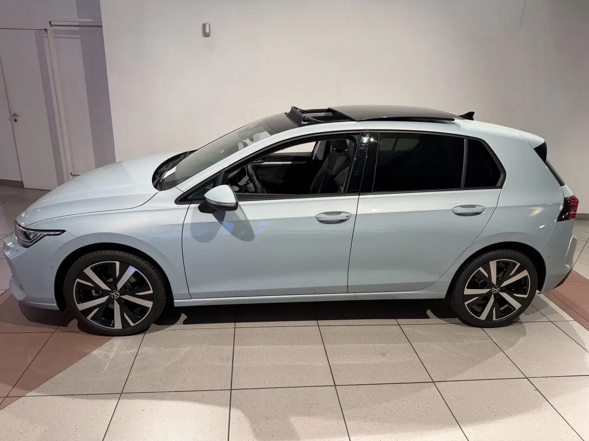Volkswagen Golf nuova a Genova (2)