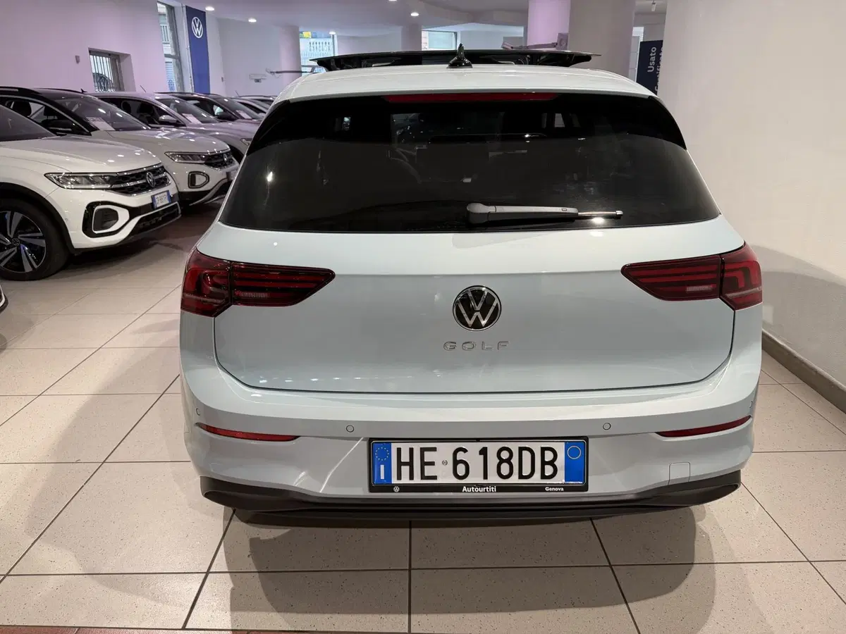 Volkswagen Golf nuova a Genova (4)