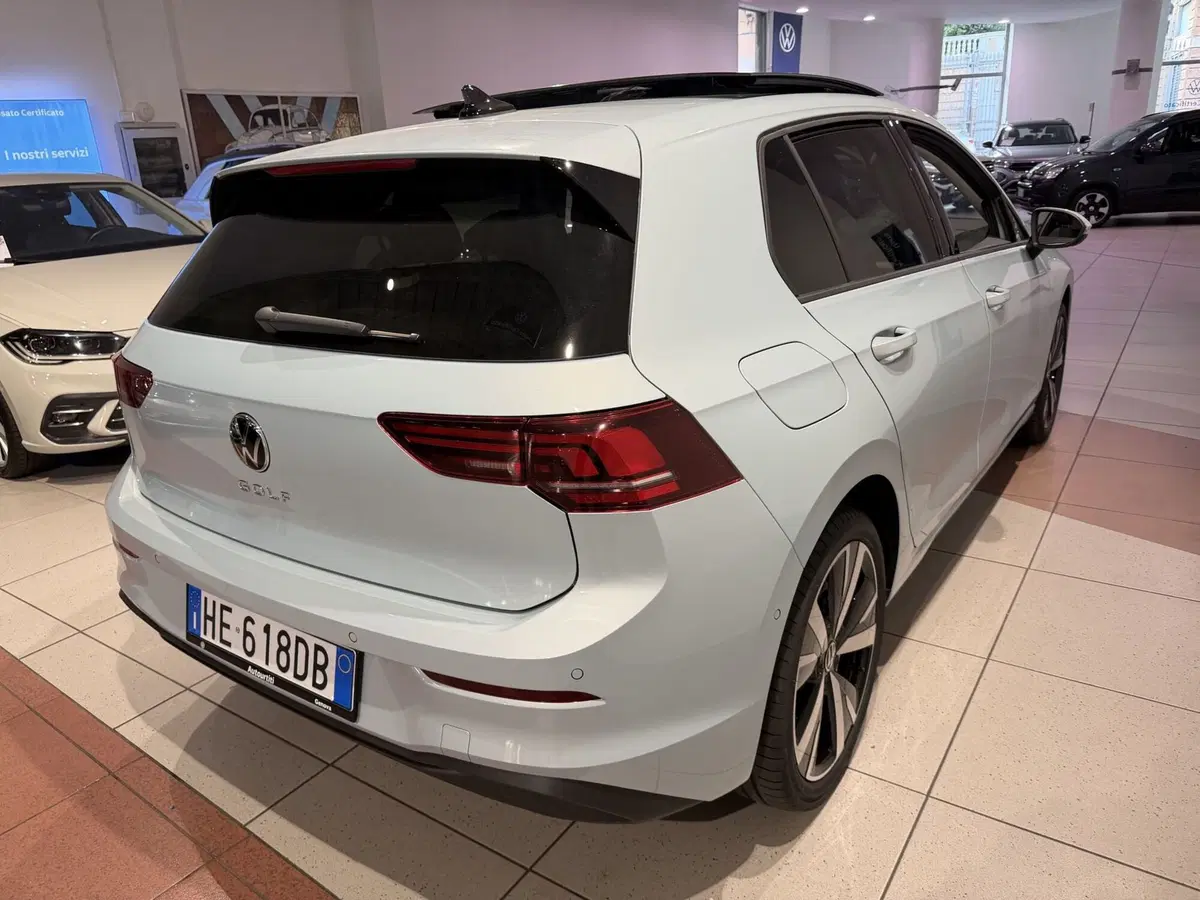 Volkswagen Golf nuova a Genova (5)