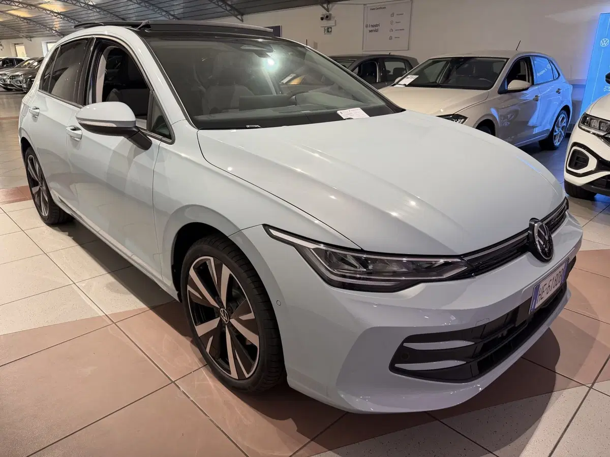 Volkswagen Golf nuova a Genova (6)
