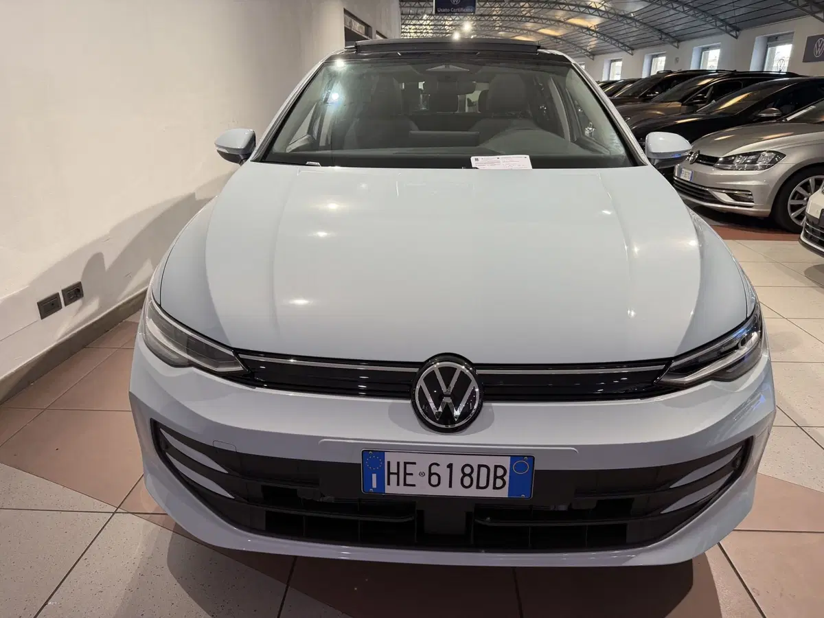 Volkswagen Golf nuova a Genova (7)