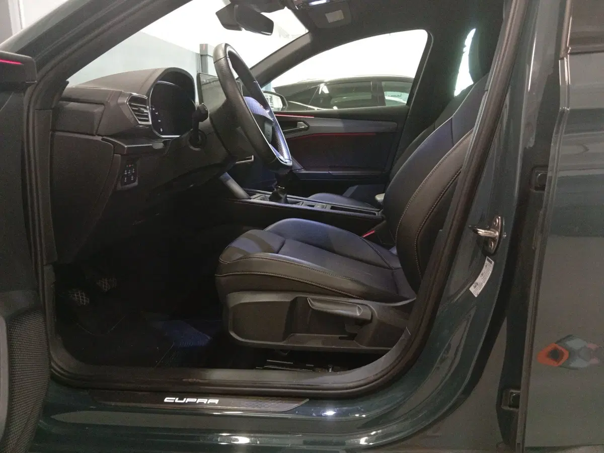 Cupra Leon usata a Varese (11)