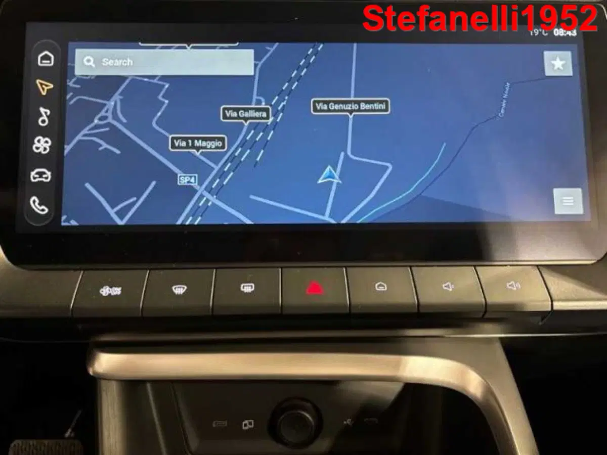 Mg ZS EV nuova a Bologna (17)