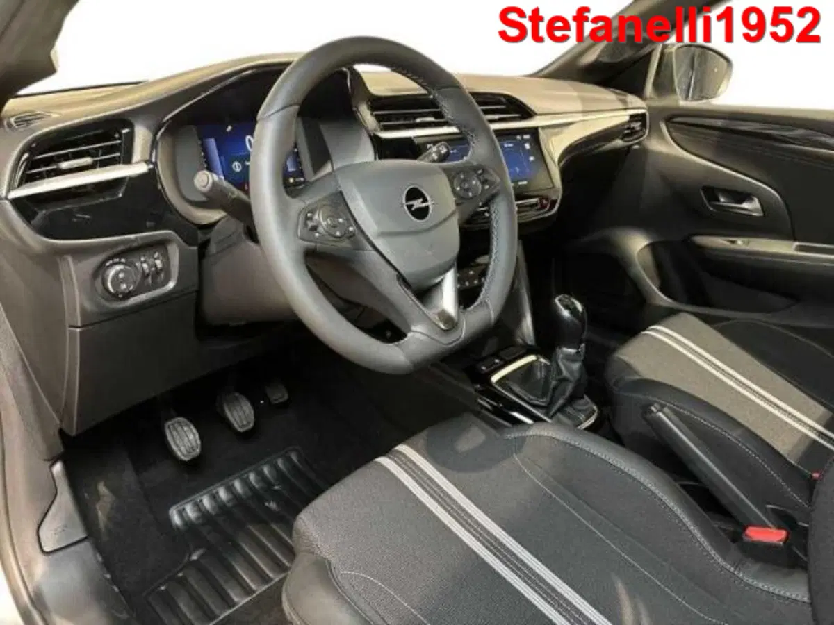 Opel Corsa nuova a Bologna (11)