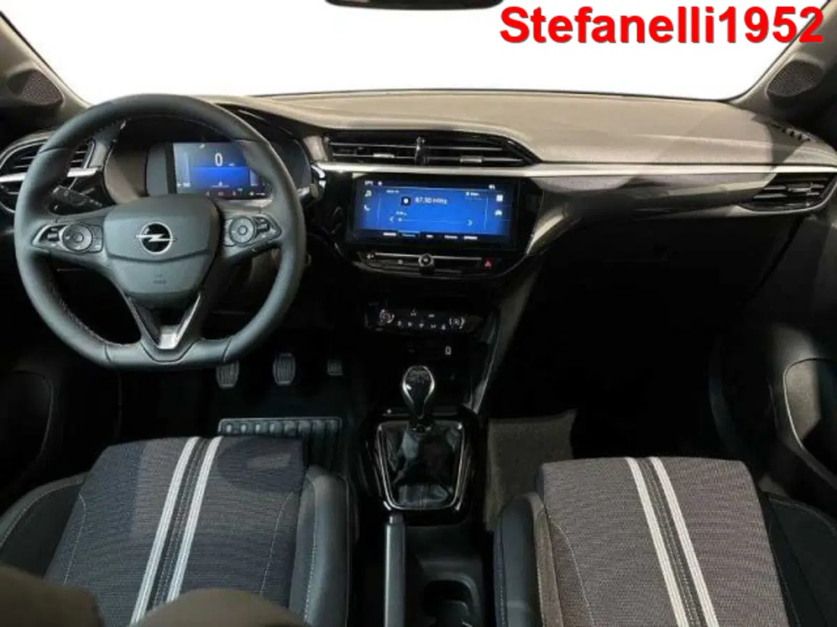 Opel Corsa nuova a Bologna (13)