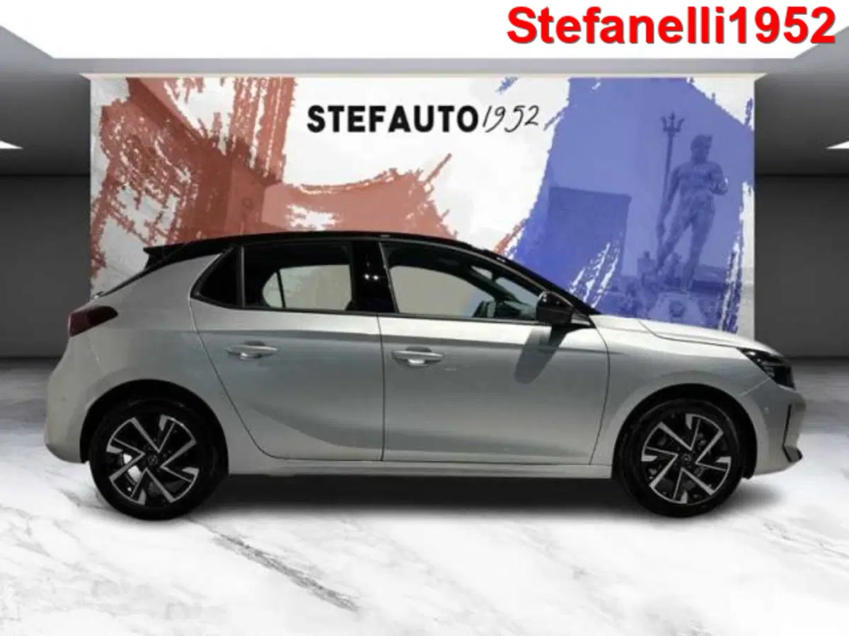 Opel Corsa nuova a Bologna (2)